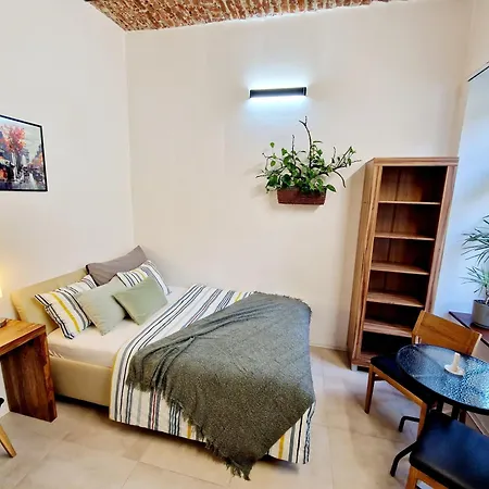 Liana Old Town Апартаменты Кошице